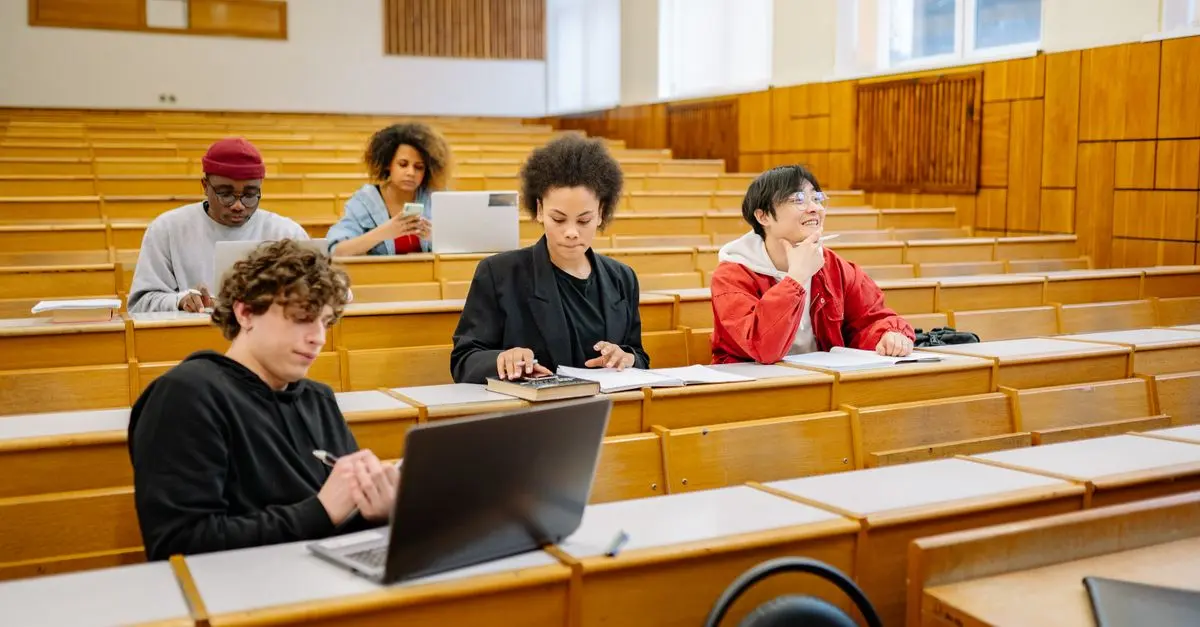 Errores comunes al elegir software para educación en línea