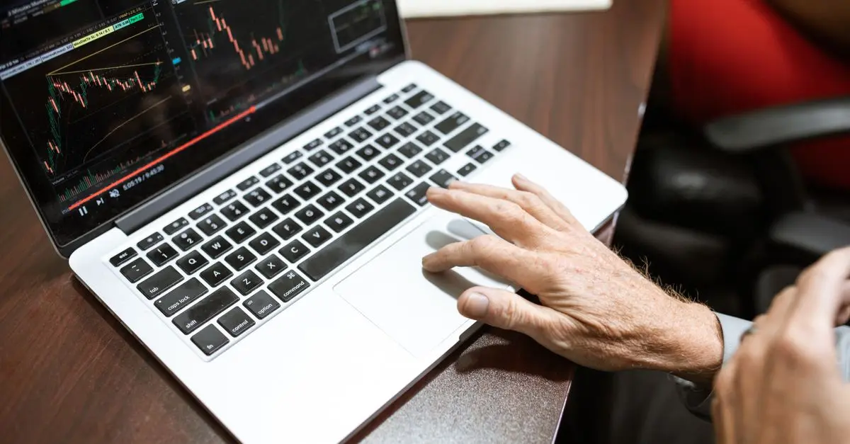 Cómo seleccionar el software adecuado para tu proyecto exitosamente